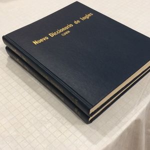 Set of 2 tomes dictionaries English Spanish / Spanish - English, Hardcover